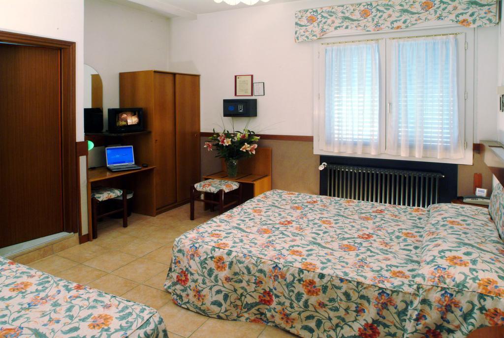 Hotel Roma Marghera Quarto foto